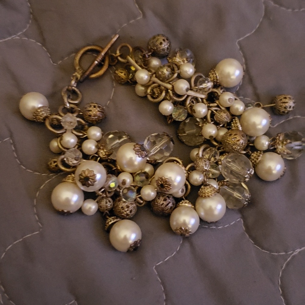 Pearl beaded bracelet